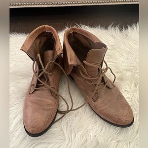 Steve madden leather boot，size 8.5